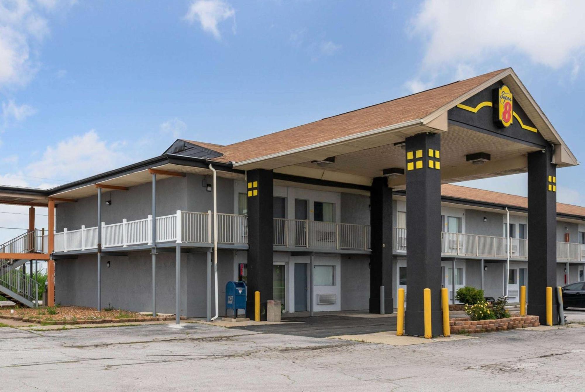 Super 8 By Wyndham Millbury/Toledo Hotell Eksteriør bilde