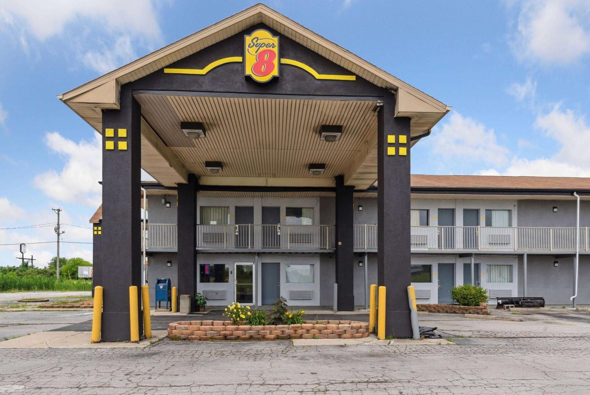 Super 8 By Wyndham Millbury/Toledo Hotell Eksteriør bilde
