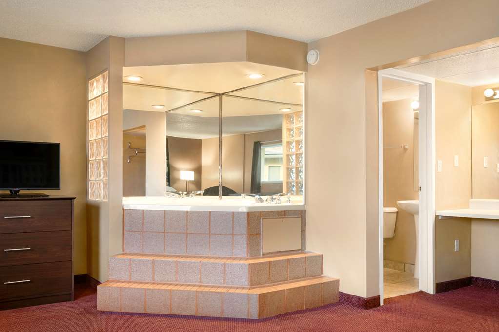 Super 8 By Wyndham Millbury/Toledo Hotell Rom bilde